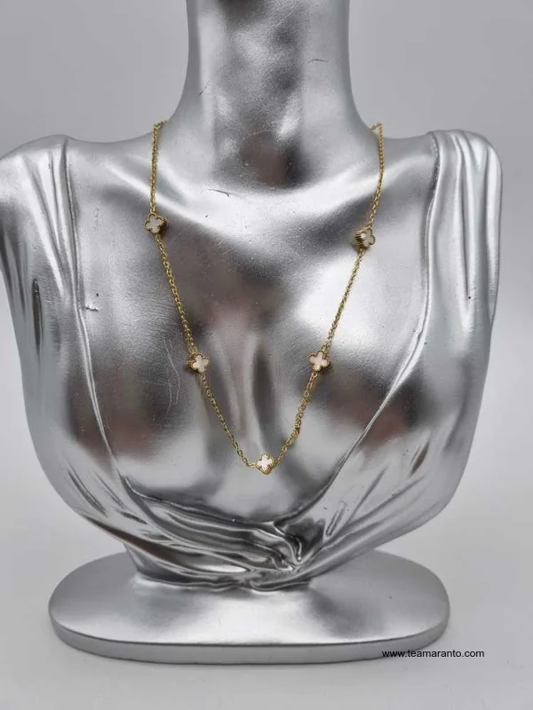 Collar con dijes de Trebol