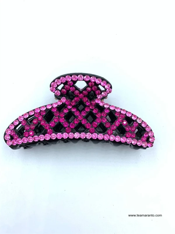 Hermosa pinza para cabello mediana decorada con brillos de diferente color 