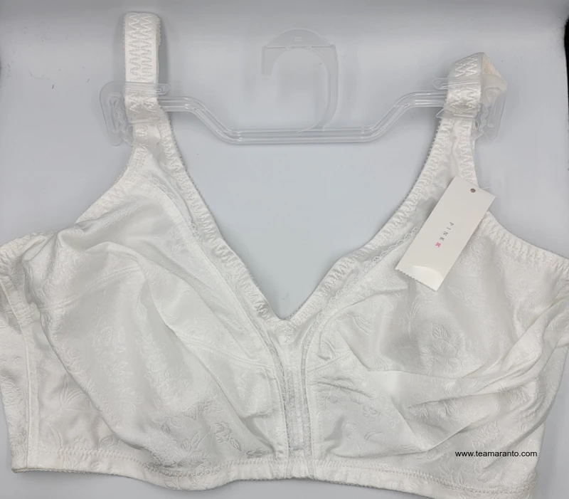 Brasier sin barilla muy cómodo marca Pink color blanco, talla 44 DD