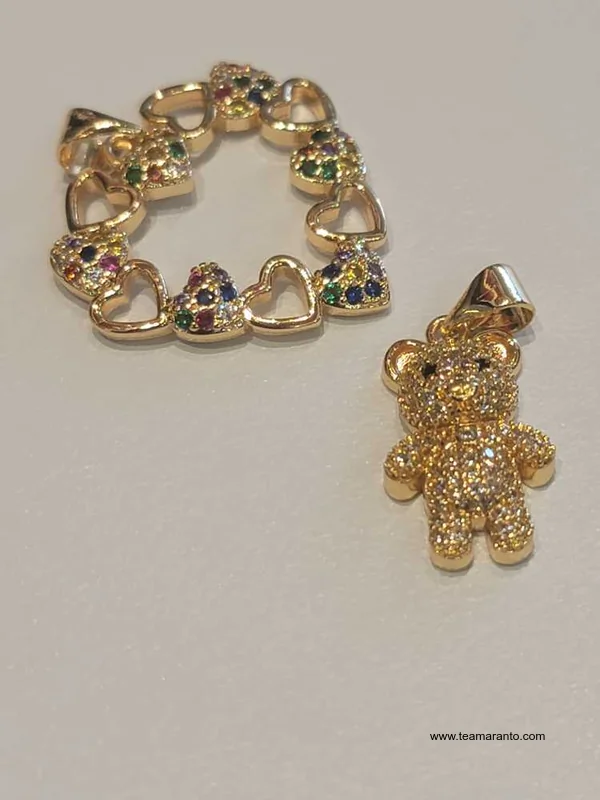 Dije Con Figura de Corazones u Oso con Brillos de Colores