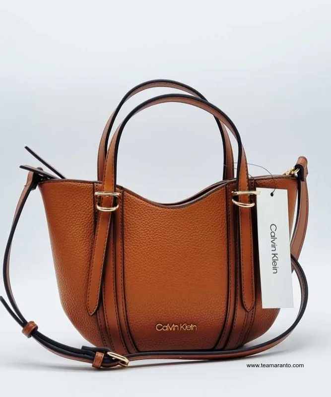 Bolso Mini Hobo Calvin Klein con Correa Ajustable, Original, Color Café