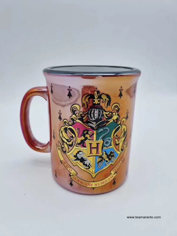 Taza Harry Potter Escudo Hogwarts Color Rojo, Grande, Capacidad 790 ml